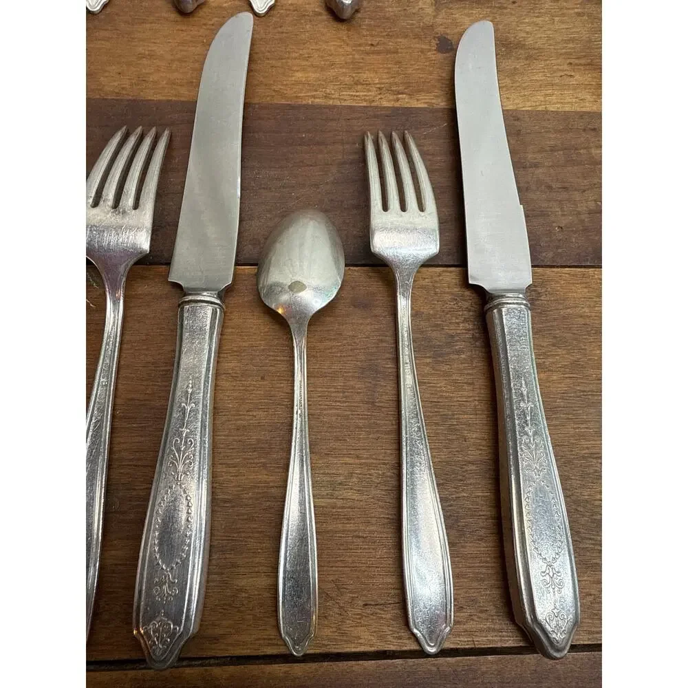 International Silver Empire (Silverplate, 1921) Vintage Silverware 16 Piece Set